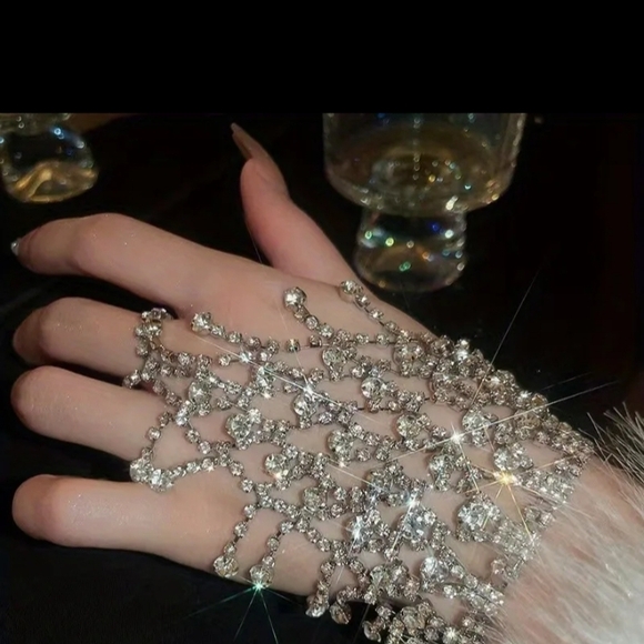 Sparkling Crystal Hand Jewelry